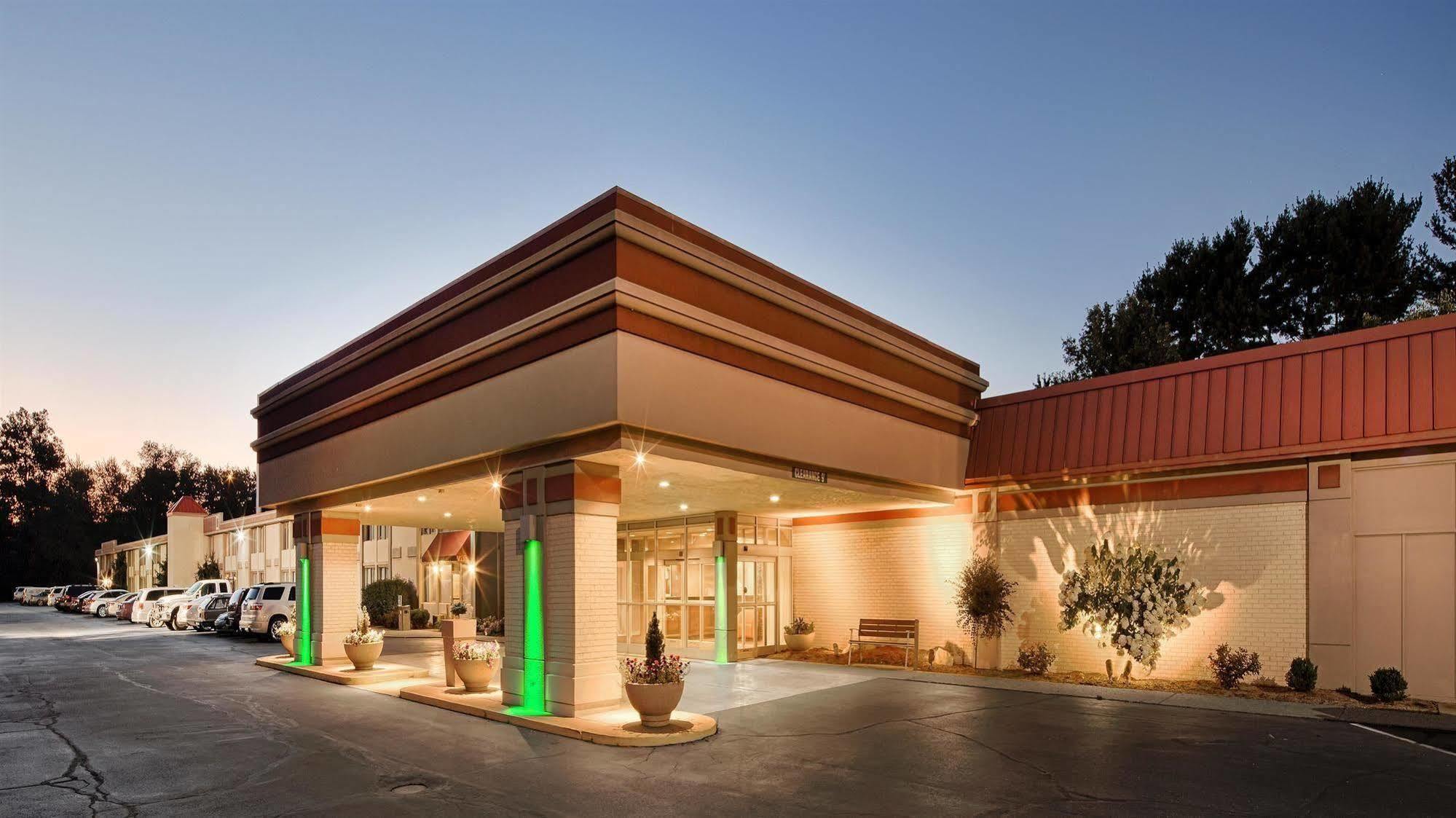 Baymont Inn & Suites Marietta Exteriér fotografie