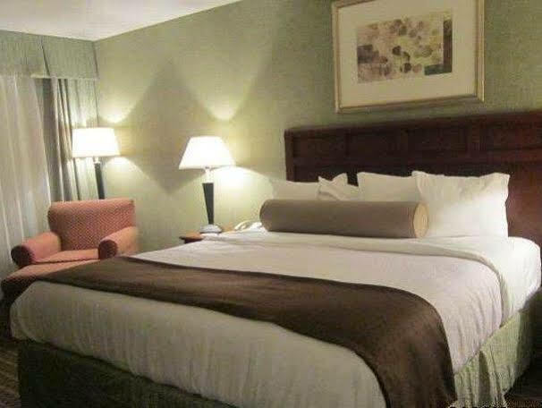 Baymont Inn & Suites Marietta Exteriér fotografie